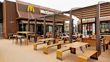 Mcdonald's La Dehesa inside