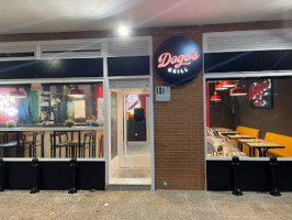 Dogos's Grill inside