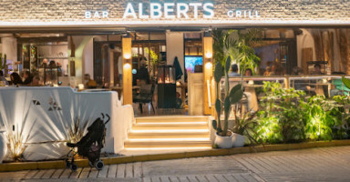 Alberts On The Port outside