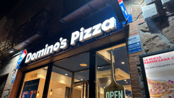 Domino's Pizza Av. Castilla La Mancha food