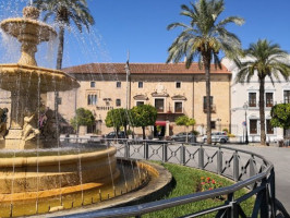 El Callejon De La Plaza food