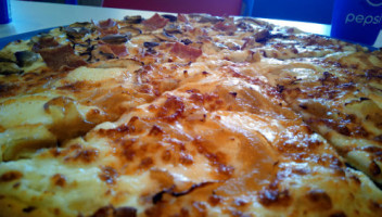 Domino's Pizza Av. Madrid food