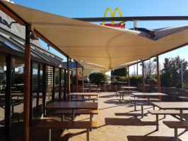 Mcdonald's El Cantorral inside