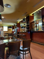 Cerveceria Beer's Club inside