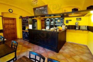 Lucky's Vege Bistro food