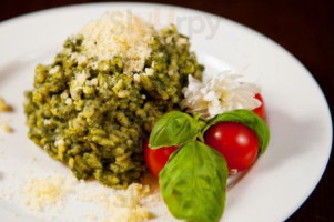 Lucky's Vege Bistro food