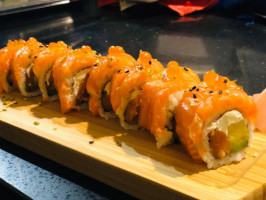 Maku Sushi food