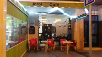 Jarol Cafe inside