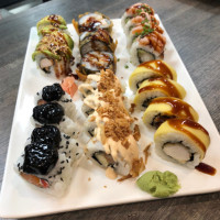 Diana Sushi food