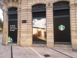 Starbucks Plaza Escandalera outside