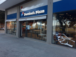 Domino's Pizza Jaume Balmes outside