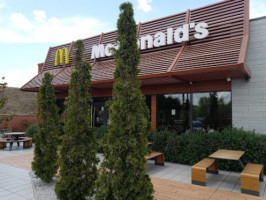 Mcdonald's Ctra. Madrid outside