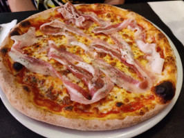 Pizzeria La Via Calafell food