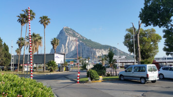 Mcdonald's La Linea outside