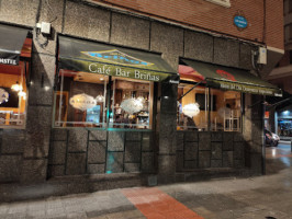 Cafe Brinas outside