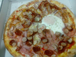 Pizza Via Santa Maria food