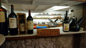 Bodega Cigaleña food