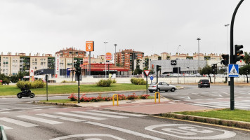 Burger King Alcampo outside