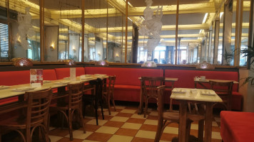 Café Barbieri inside