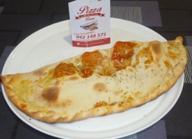 Pizza Lavie food