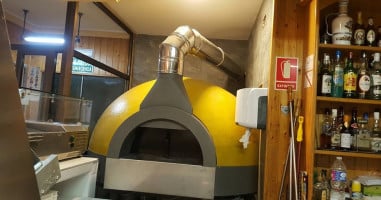 Pizzeria Da Vito Horno De Leña food