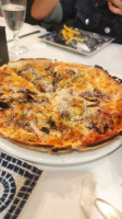 Pizzeria Singapur food