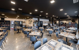 Cafeteria Argales inside