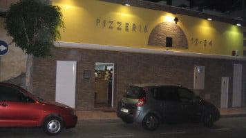 Pizzeria 12-34 outside