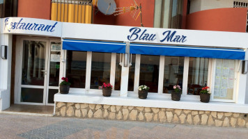 Blau Mar outside