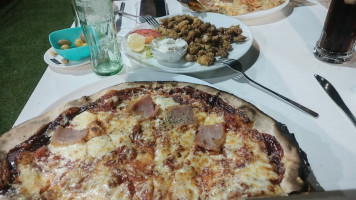 Anticapizza Daimus food