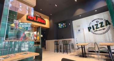 Papa John's Pizza Moratalaz inside