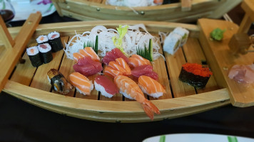 Holly Sushi food