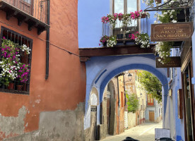 Posada Arco de San Miguel outside