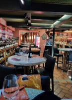 Vinoteca Los Patios De Beatas food