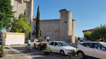 Castillo De Torija food