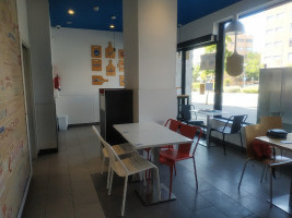 Domino's Pizza Pablo Picasso inside