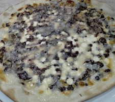 Pizza Ricoli food