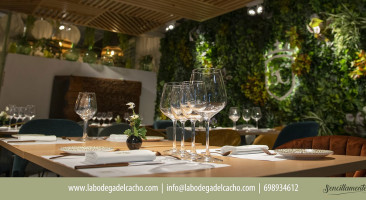 La Bodega Del Cacho food