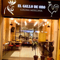 El Gallo de Oro outside