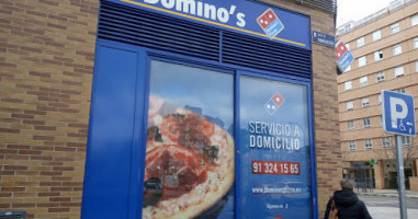 Domino's Pizza food