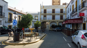 Cerveceria Cafeteria La Esquina food