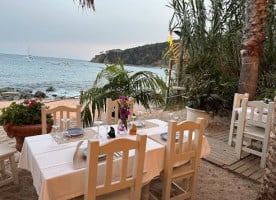 Beach Club Cala Llevado food