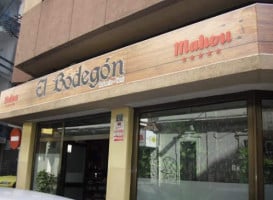 El Bodegon outside