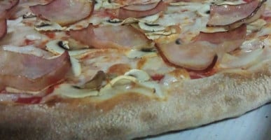 Pizzeria La Clave food