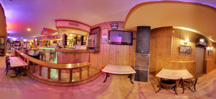 Texas Tavern Guadarrama inside