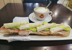 Cafeteria Lisboa food