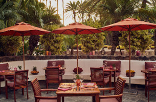 La Bodega Palm Beach inside