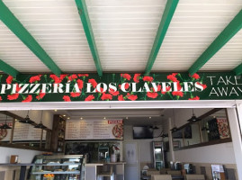 Los Claveles Pizzeria-cafeteria inside