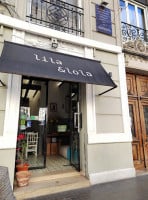 Lila Lola inside