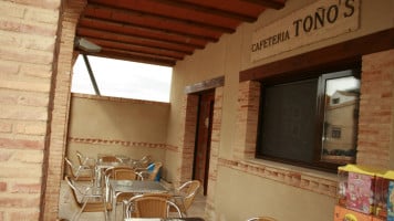 Cafeteria Tono's inside